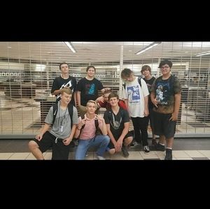 Meet your Posher, Levi